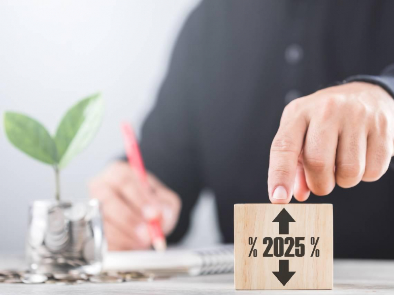 2025哪家銀行活存利率最高？16家「數位帳戶高利活存」比一比：最高利率10％，單月爽領4231元